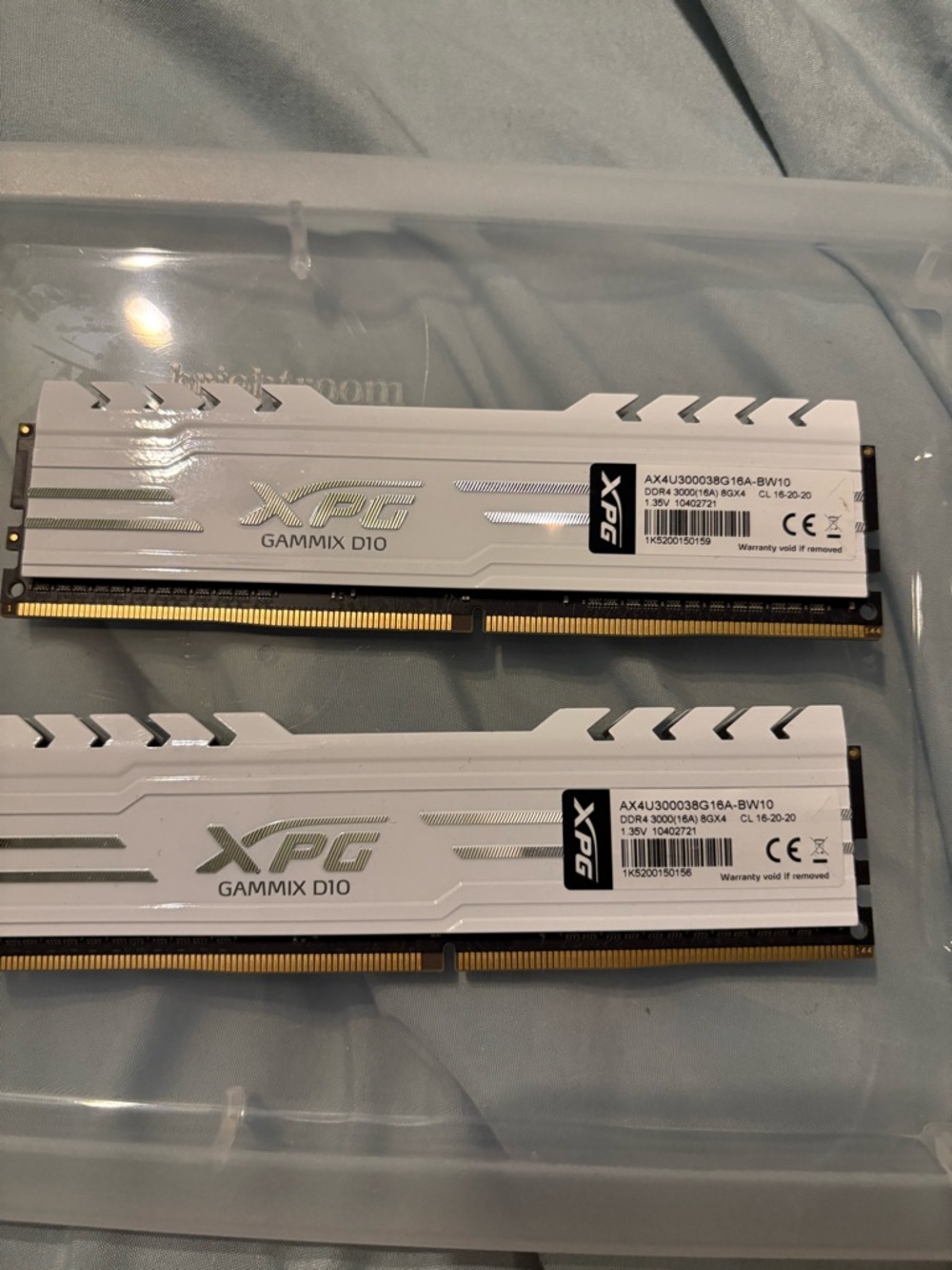 GAMMIX D10 White DDR4 Desktop Memory Kit  16 total RAM